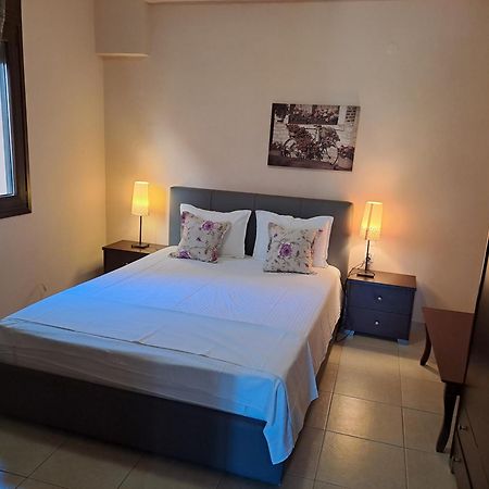 Nautica Bay Apartments เกราโมตี ภายนอก รูปภาพ